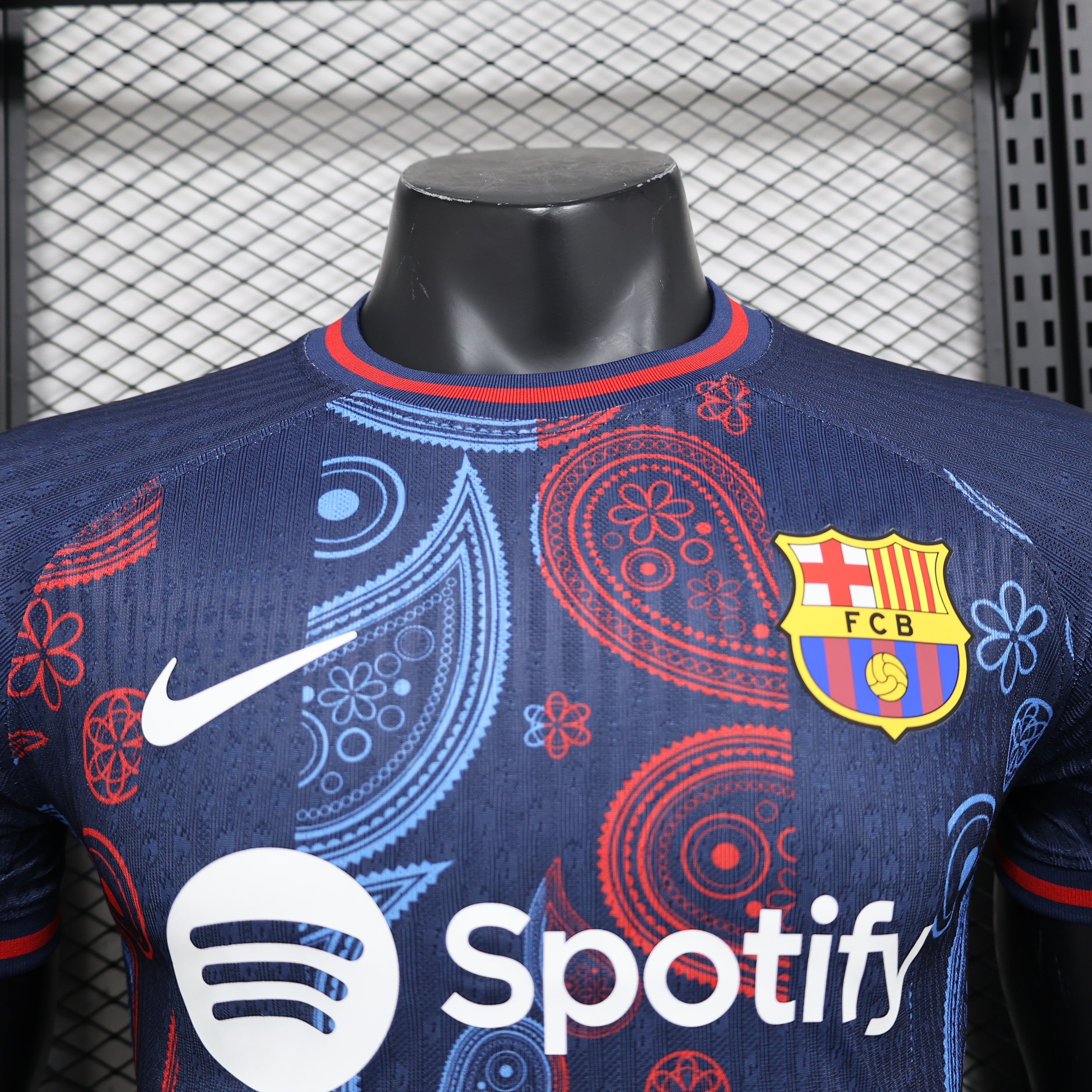 Barcelona &quot;Midnight Tapestry&quot; Special Kit